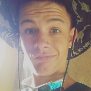 Meet your Posher, Justin